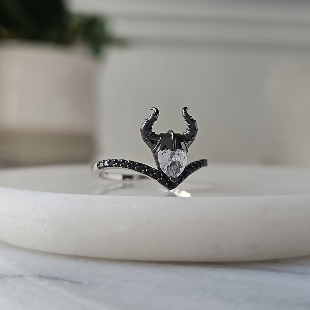 Disney Villians Maleficent ring, 925 Sterling Silver Charmed Aroma - Picture 2 of 6